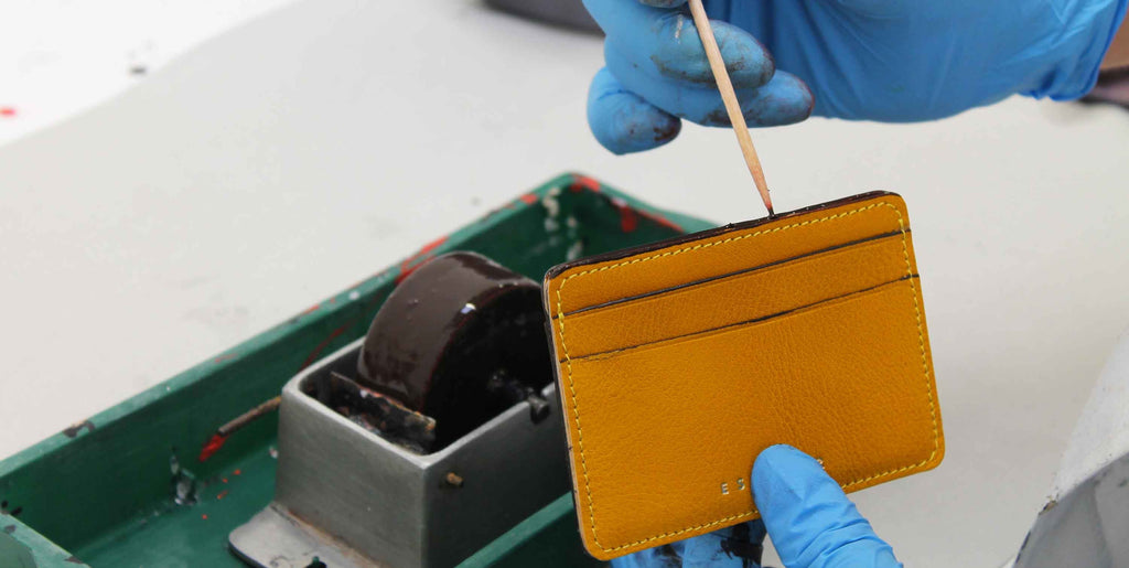 How to Choose the Right Wallet: A Guide to Slim, Minimalist Design