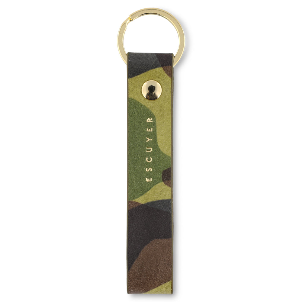 Escuyer light green camouflage leather keychain — hand-dyed Italian veg-tan tab with gold metal ring, handmade in Portugal