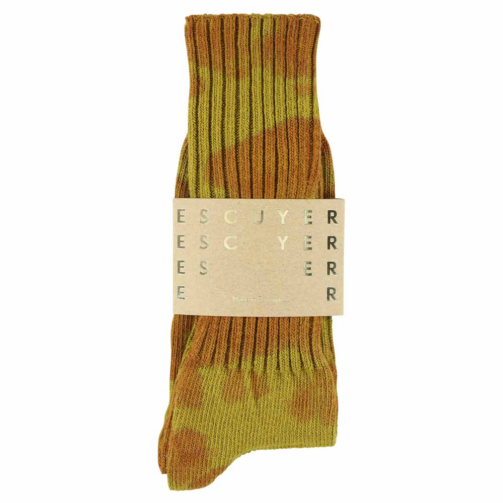 One-of-a-kind men's tie dye crew socks in rust and mustard, hand-dyed, made in Portugal by Escuyer