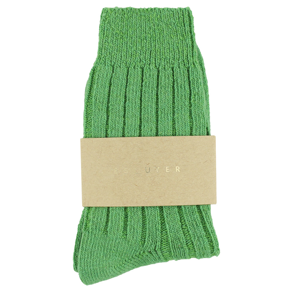 Close-up of Escuyer Golf Green women's cashmere crew socks — 10% cashmere, 38% virgin wool, GRS certified recycled polyamide