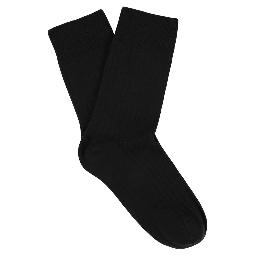 Escuyer Women Classic Ribbed Socks in Black – folded pair on white background