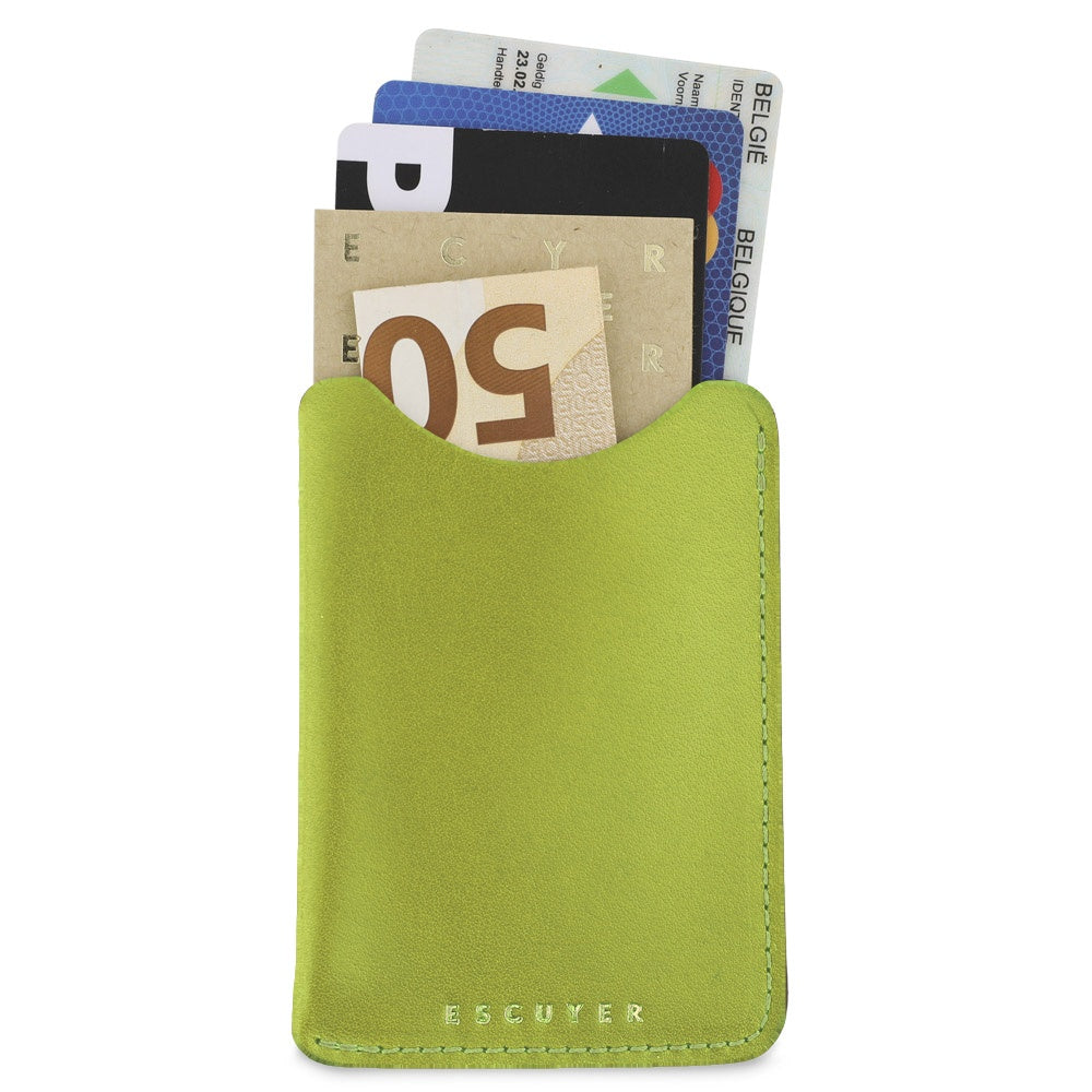 Escuyer clorofilla green leather card sleeve holding cards and a folded banknote — holds up to 8 cards