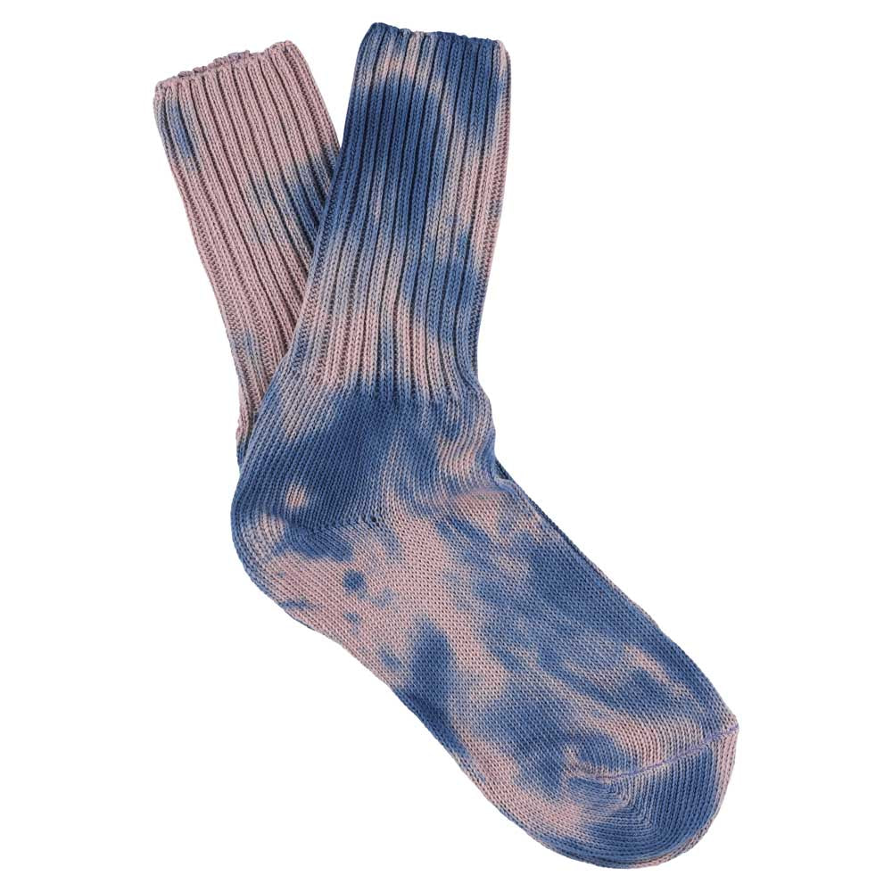 One-of-a-kind women's tie dye crew socks in indigo and coral, hand-dyed, made in Portugal by Escuyer